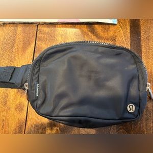 lululemon 2L belt bag! Black with gold logo. Washable!!